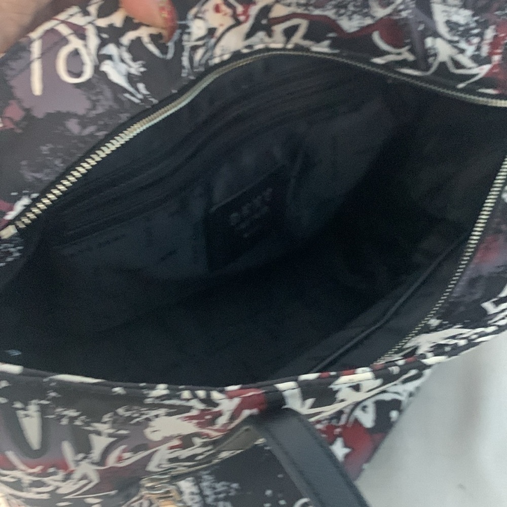 Beautiful Donna Karen, in New York tote - Picture 6 of 9